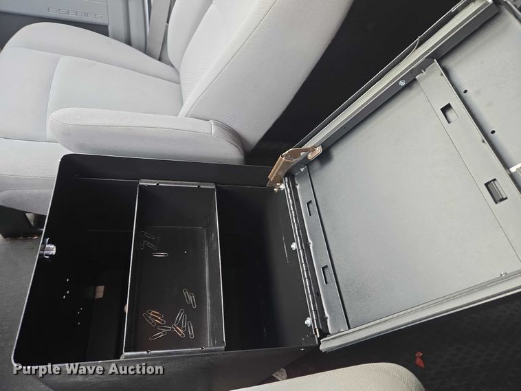 image for item ET1130 2013 Ford E350 van