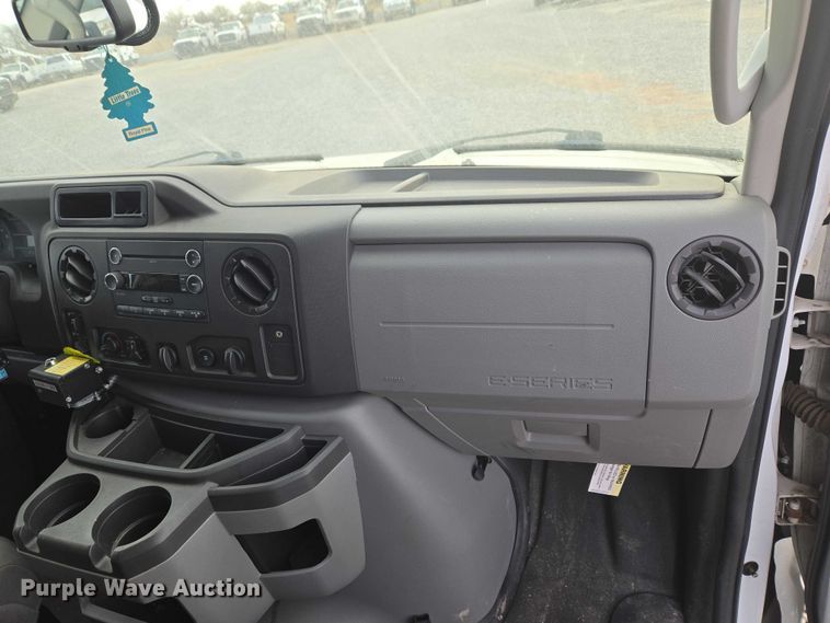 image for item ET1130 2013 Ford E350 van