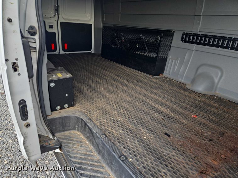 image for item ET1130 2013 Ford E350 van