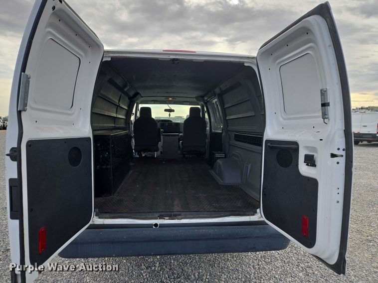 image for item ET1130 2013 Ford E350 van