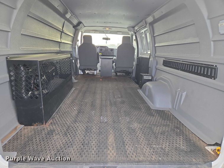 image for item ET1130 2013 Ford E350 van