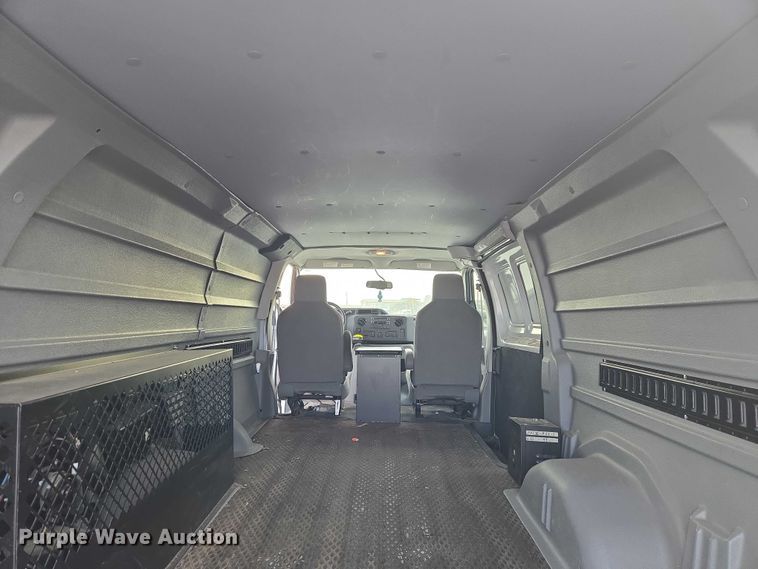 image for item ET1130 2013 Ford E350 van
