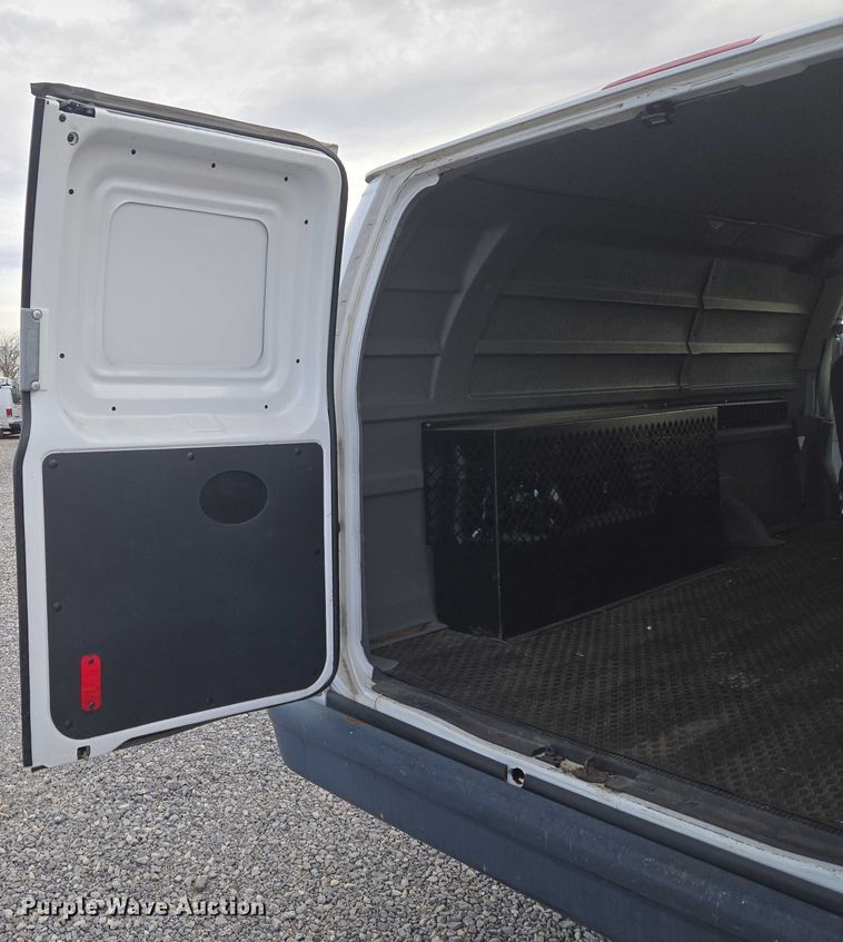 image for item ET1130 2013 Ford E350 van