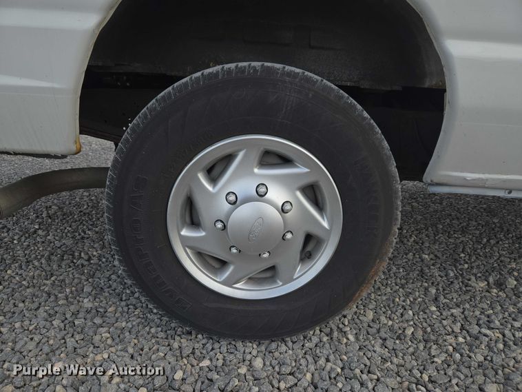 image for item ET1130 2013 Ford E350 van