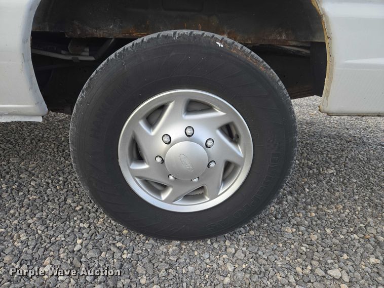 image for item ET1130 2013 Ford E350 van