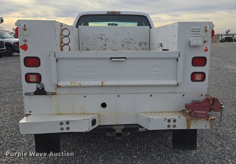 image for item ET1131 2007 Ford F250 Super Duty XL Ext. Cab utility bed pickup truck