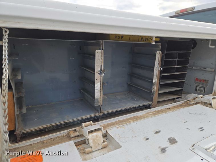 image for item ET1131 2007 Ford F250 Super Duty XL Ext. Cab utility bed pickup truck