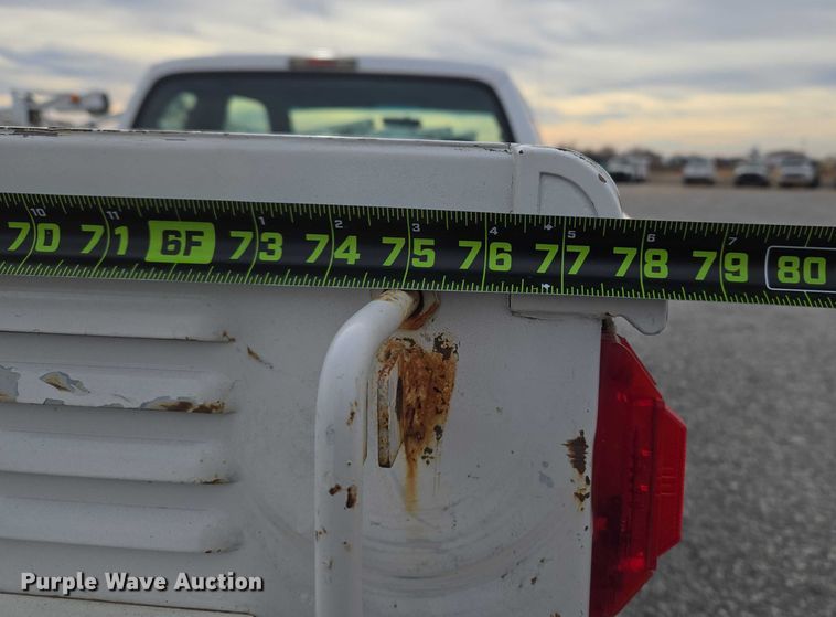 image for item ET1131 2007 Ford F250 Super Duty XL Ext. Cab utility bed pickup truck