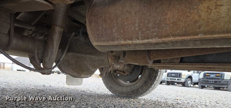 image for item ET1131 2007 Ford F250 Super Duty XL Ext. Cab utility bed pickup truck