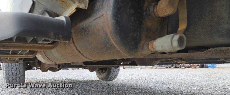 image for item ET1131 2007 Ford F250 Super Duty XL Ext. Cab utility bed pickup truck