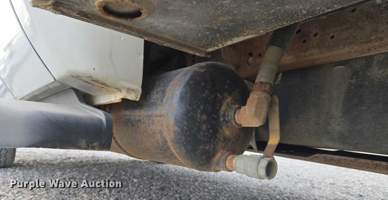 image for item ET1131 2007 Ford F250 Super Duty XL Ext. Cab utility bed pickup truck