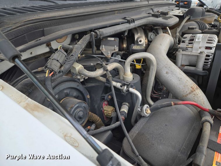 image for item ET1131 2007 Ford F250 Super Duty XL Ext. Cab utility bed pickup truck