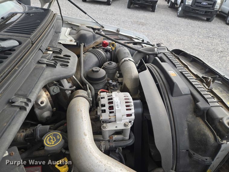 image for item ET1131 2007 Ford F250 Super Duty XL Ext. Cab utility bed pickup truck