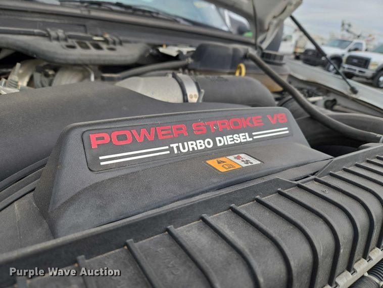 image for item ET1131 2007 Ford F250 Super Duty XL Ext. Cab utility bed pickup truck