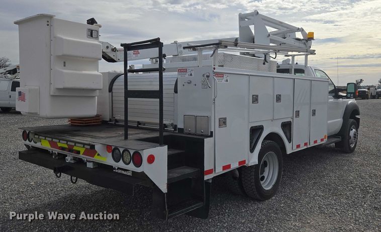 image for item ET1132 2012 Ford F550 Super Duty XL bucket truck
