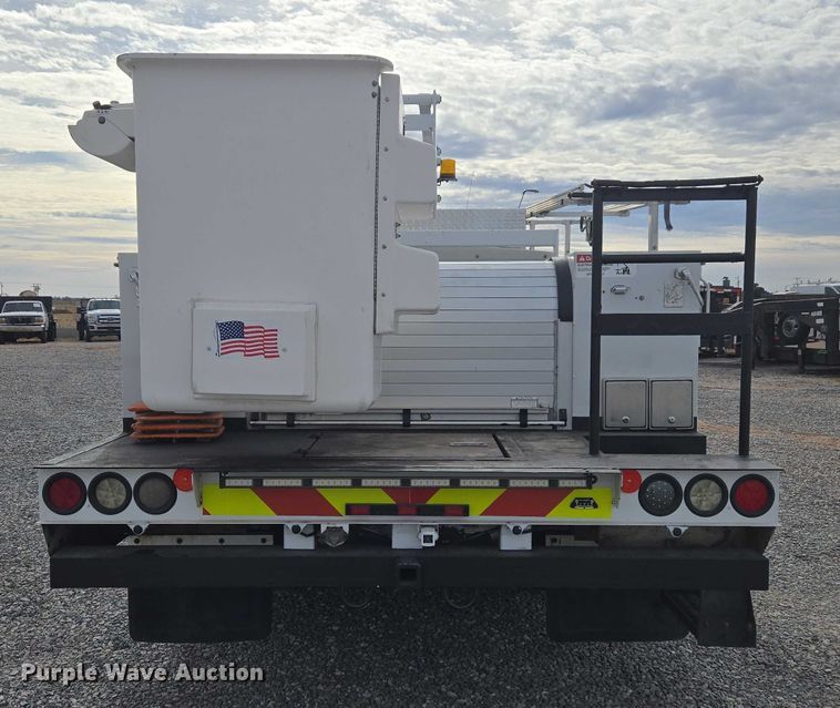 image for item ET1132 2012 Ford F550 Super Duty XL bucket truck