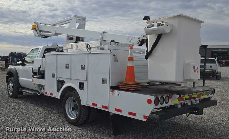 image for item ET1132 2012 Ford F550 Super Duty XL bucket truck