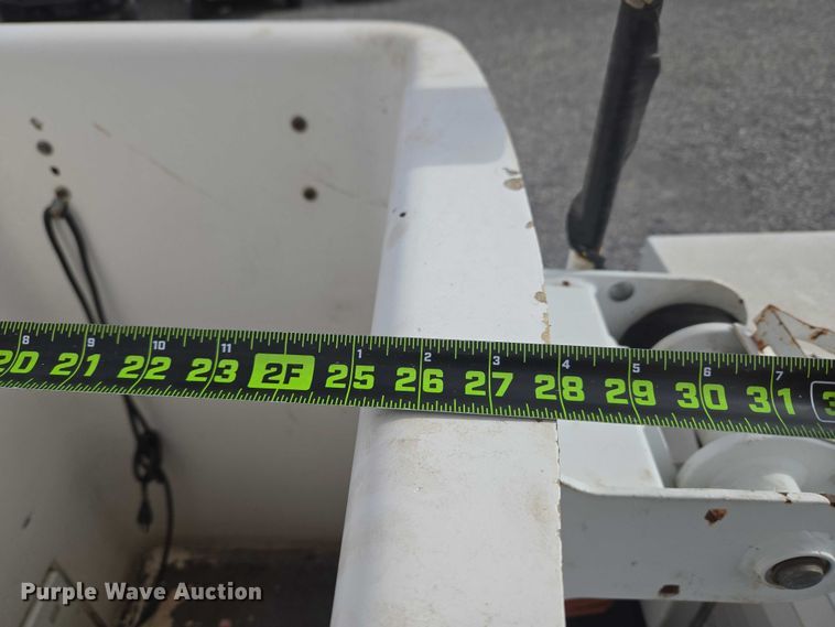 image for item ET1132 2012 Ford F550 Super Duty XL bucket truck