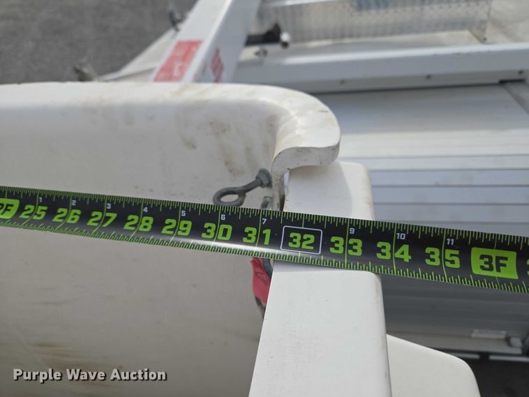 image for item ET1132 2012 Ford F550 Super Duty XL bucket truck