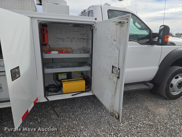 image for item ET1132 2012 Ford F550 Super Duty XL bucket truck