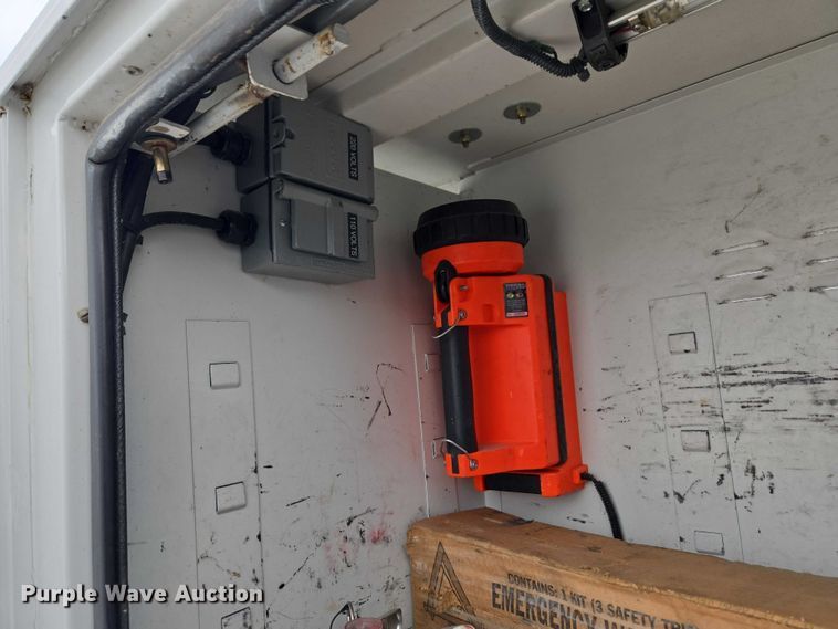 image for item ET1132 2012 Ford F550 Super Duty XL bucket truck