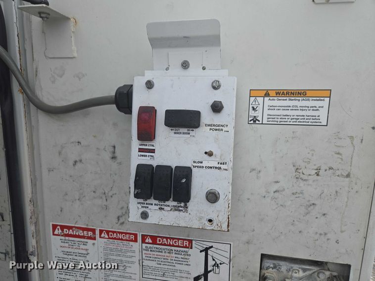 image for item ET1132 2012 Ford F550 Super Duty XL bucket truck