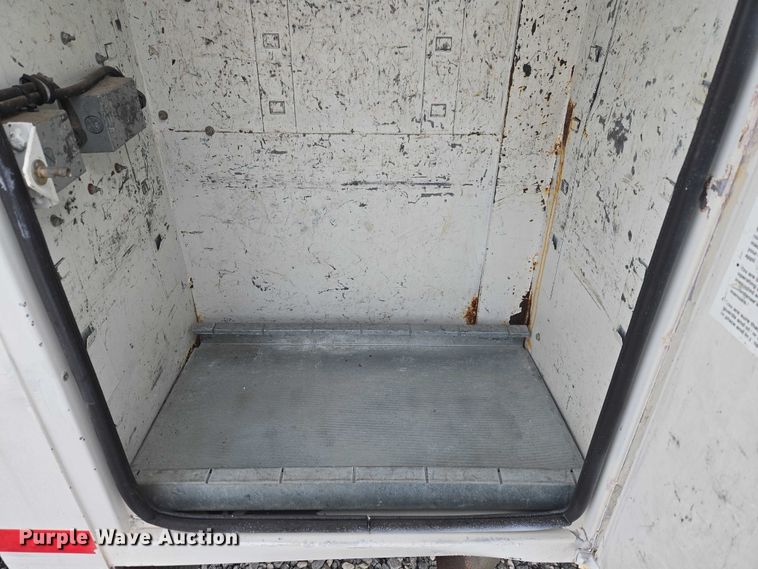 image for item ET1132 2012 Ford F550 Super Duty XL bucket truck