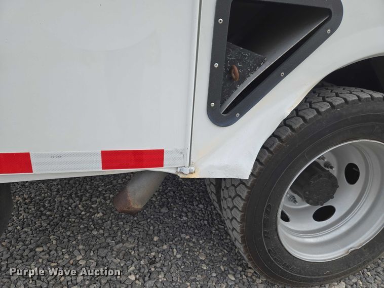 image for item ET1132 2012 Ford F550 Super Duty XL bucket truck