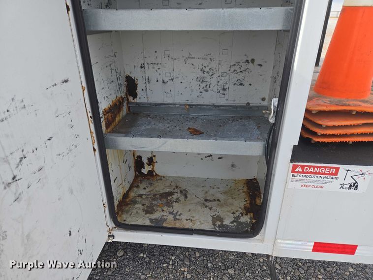 image for item ET1132 2012 Ford F550 Super Duty XL bucket truck