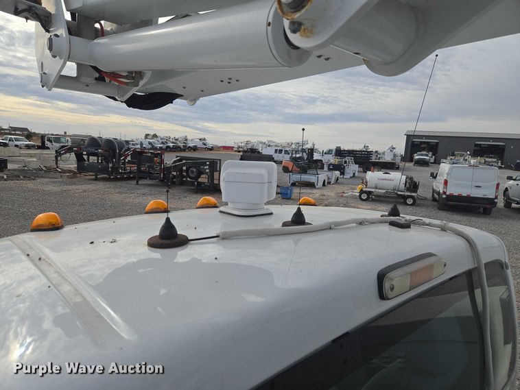 image for item ET1132 2012 Ford F550 Super Duty XL bucket truck