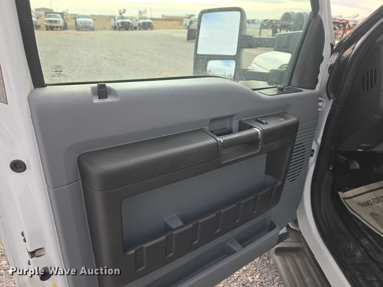 image for item ET1132 2012 Ford F550 Super Duty XL bucket truck