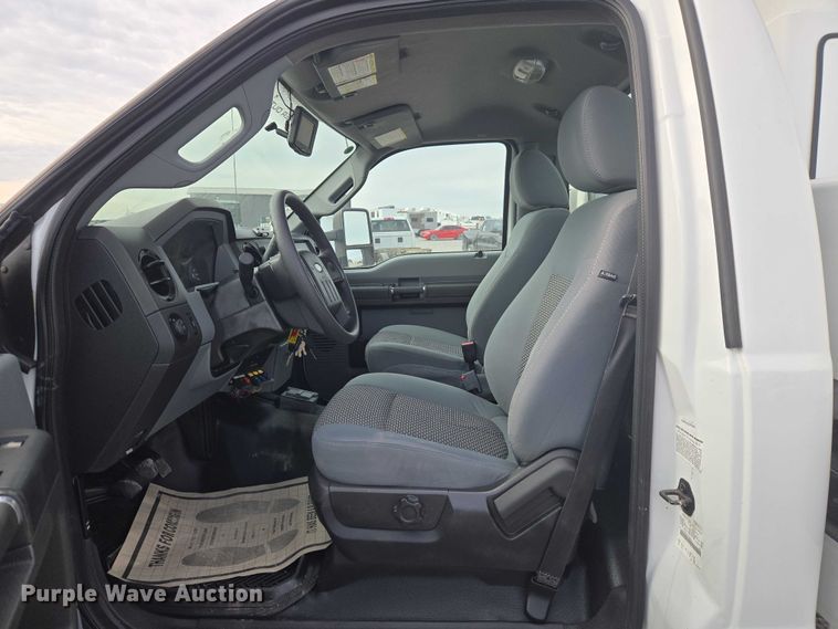 image for item ET1132 2012 Ford F550 Super Duty XL bucket truck