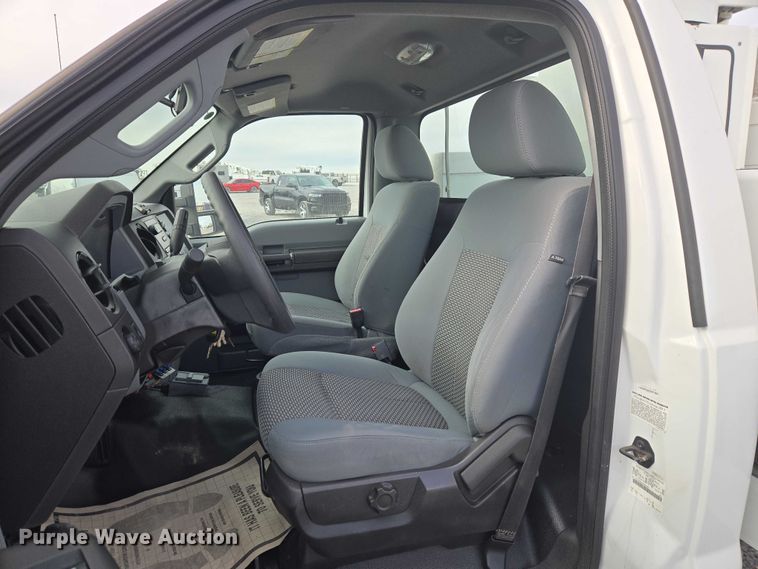 image for item ET1132 2012 Ford F550 Super Duty XL bucket truck