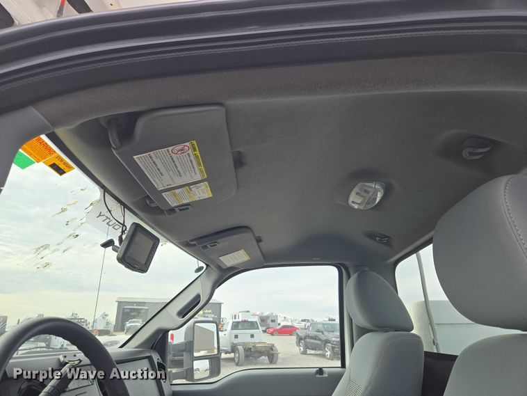 image for item ET1132 2012 Ford F550 Super Duty XL bucket truck