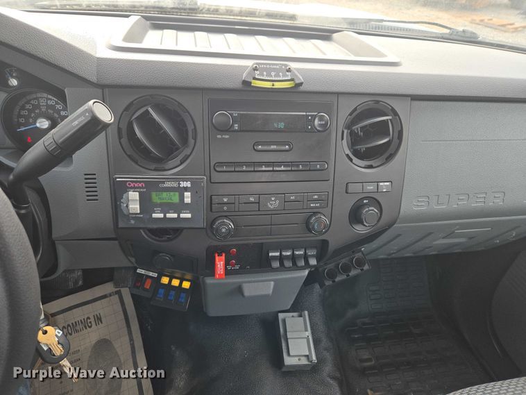 image for item ET1132 2012 Ford F550 Super Duty XL bucket truck