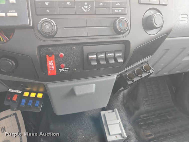 image for item ET1132 2012 Ford F550 Super Duty XL bucket truck