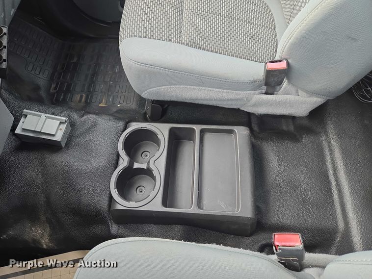 image for item ET1132 2012 Ford F550 Super Duty XL bucket truck