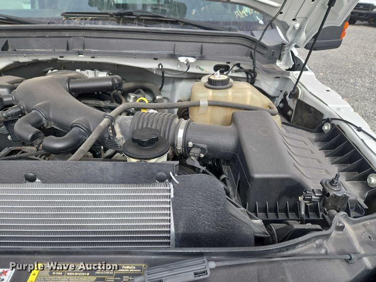 image for item ET1132 2012 Ford F550 Super Duty XL bucket truck