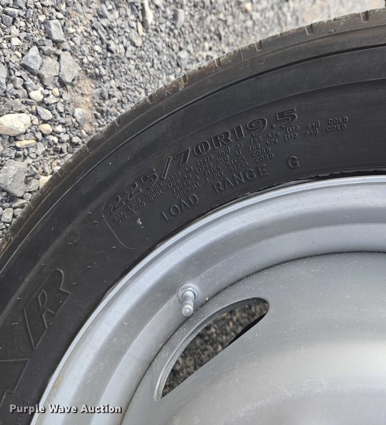 image for item ET1132 2012 Ford F550 Super Duty XL bucket truck