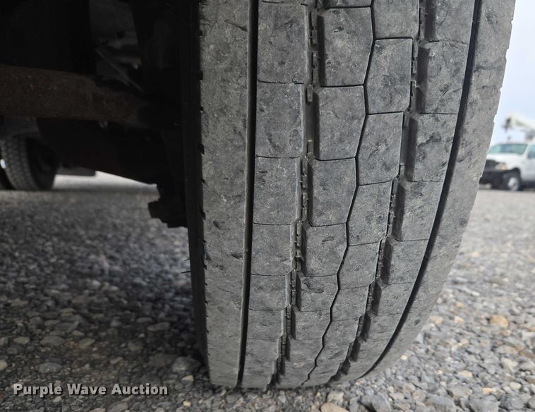 image for item ET1132 2012 Ford F550 Super Duty XL bucket truck