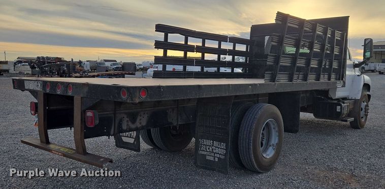 image for item ET1133 2005 GMC C6500 flatbed truck