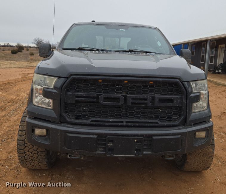 image for item ET1174 2016 Ford F150 XLT Crew Cab pickup truck