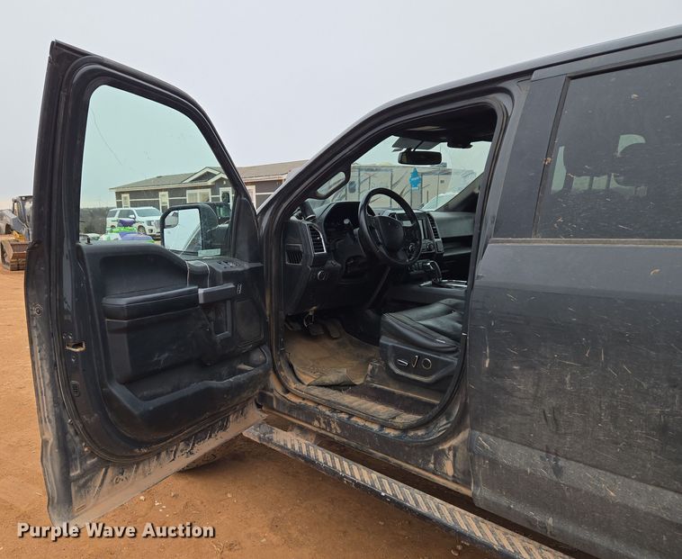 image for item ET1174 2016 Ford F150 XLT Crew Cab pickup truck