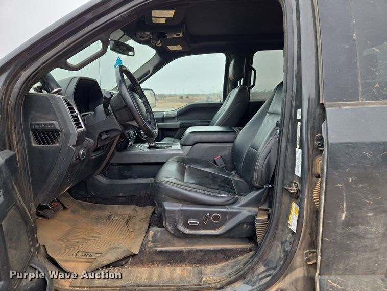 image for item ET1174 2016 Ford F150 XLT Crew Cab pickup truck