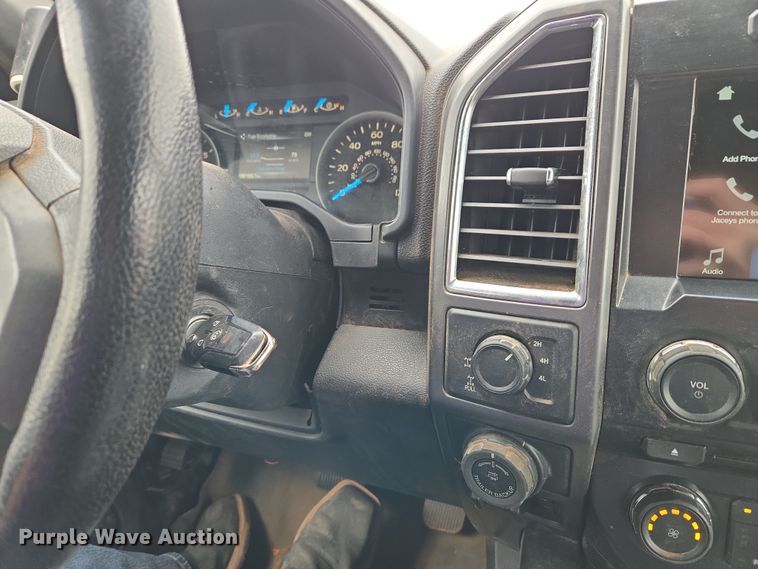 image for item ET1174 2016 Ford F150 XLT Crew Cab pickup truck