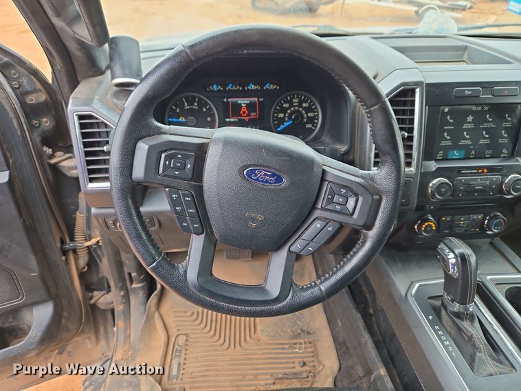 image for item ET1174 2016 Ford F150 XLT Crew Cab pickup truck