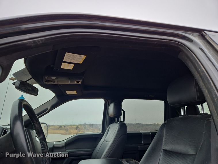 image for item ET1174 2016 Ford F150 XLT Crew Cab pickup truck