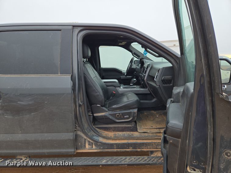 image for item ET1174 2016 Ford F150 XLT Crew Cab pickup truck