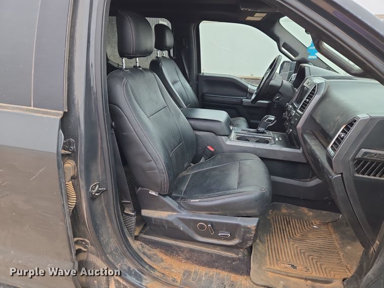 image for item ET1174 2016 Ford F150 XLT Crew Cab pickup truck