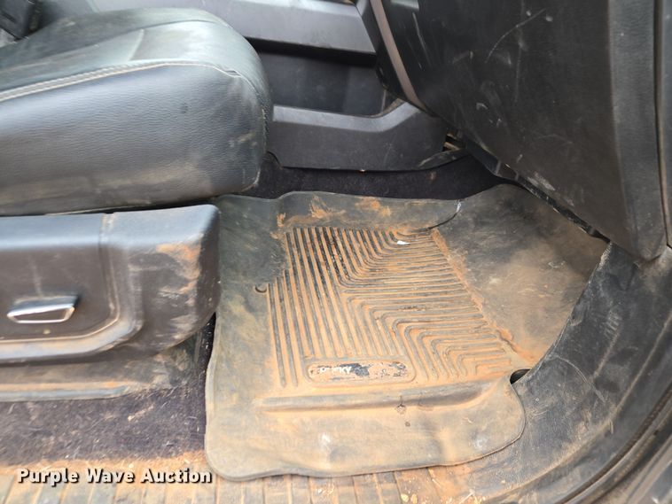 image for item ET1174 2016 Ford F150 XLT Crew Cab pickup truck